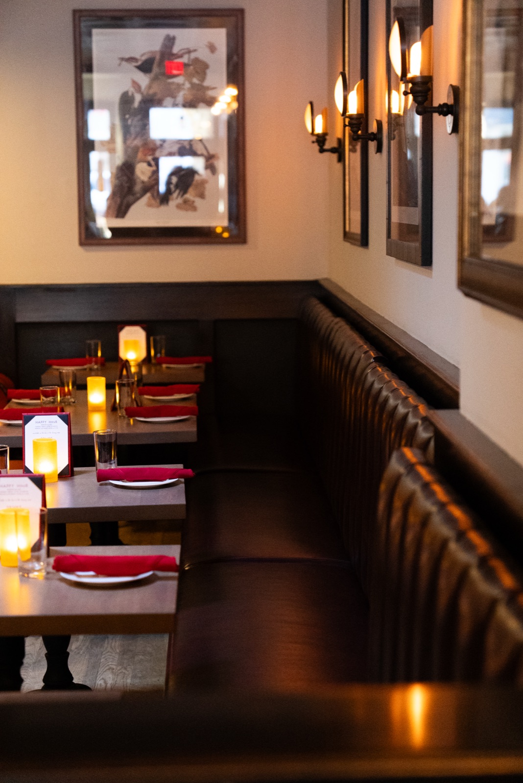 Sapsuckers booth seating